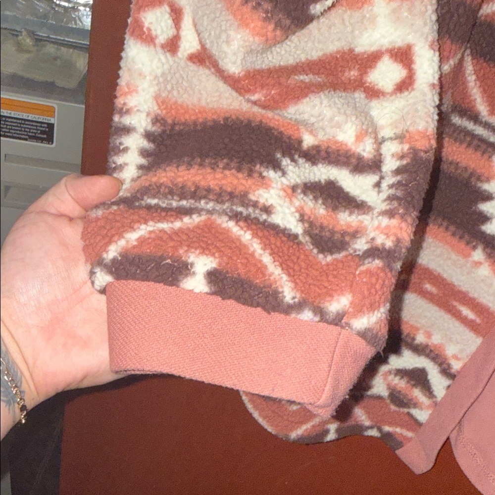Stylish Pink Patterned Utility Jacket - Picture 4 of 6